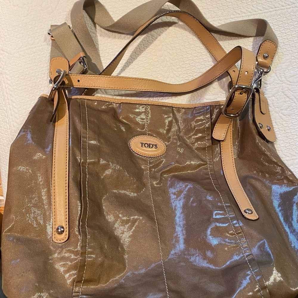 Tod's Glossy Brown and Tan Shoulder Bag